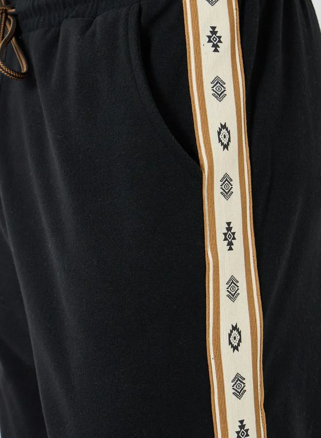 Styli Men Black Relaxed Joggers with Side Tape